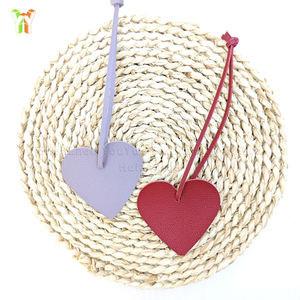 YY Premium PU <span class=keywords><strong>cuir</strong></span> coeur breloques pendentif été mode femmes sac à main amour breloques pendentif 8 couleurs coeur porte-clés - Product Image 5