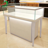 Vitrines de présentation de bijoux en or sur mesure avec verre trempé et vitrine de présentation de bijoux haut de gamme pour boutique de détail