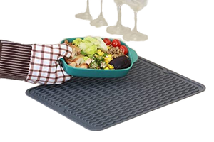 Tapis de séchage de vaisselle en silicone de style moderne, grand format, facile à nettoyer, résistant à la chaleur, antidérapant et sûr pour comptoir de cuisine et évier - Product Image 3