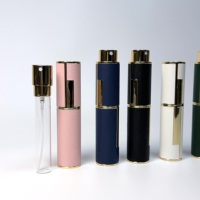 Atomiseur de parfum rotatif en cuir d'agneau 10 ml – Flacon de voyage premium rechargeable pour parfum de poche