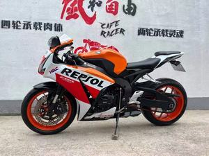 Moto sportive CBR1000RR, moteur à essence 4 temps 4 cylindres - Product Image 4