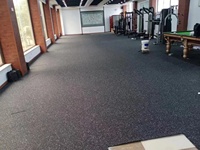 Rouleau de sol en caoutchouc antidérapant prix usine pour plancher de gymnastique de réadaptation d'exercice de Studio/plancher en caoutchouc de granules d'Epdm