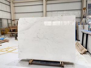 Dalles <span class=keywords><strong>de</strong></span> pierre <span class=keywords><strong>de</strong></span> luxe blanc jazz en <span class=keywords><strong>marbre</strong></span> blanc naturel pour mur <span class=keywords><strong>de</strong></span> fond, <span class=keywords><strong>seuil</strong></span> <span class=keywords><strong>de</strong></span> fenêtre, <span class=keywords><strong>seuil</strong></span> <span class=keywords><strong>de</strong></span> <span class=keywords><strong>porte</strong></span> et comptoir - Product Image 3