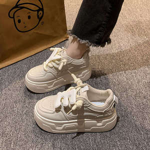 Zapatillas deportivas de moda para mujer, con plataforma pequeña y suela gruesa, estilo casual, color blanco, novedad de otoño e invierno Fashion26 - Product Image 4