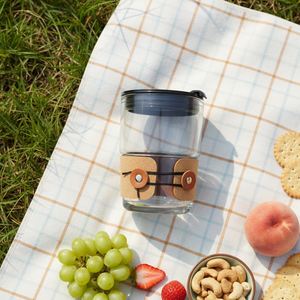 Porta Botella de Agua de Piel Sintética Antideslizante, Funda para Botella de Agua de 16 oz, Protector Portátil Resistente al Calor para Transportar y Usar al Aire Libre - Product Image 1