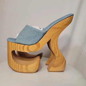 <span class=keywords><strong>Sandali</strong></span> Mule in Denim Azzurro Chiaro da <span class=keywords><strong>Donna</strong></span> con <span class=keywords><strong>Tacco</strong></span> Alto Scolpito in Legno, Plateau e Lacci, Scarpe Casual da Festa alla Moda Avant-garde - Product Image 1