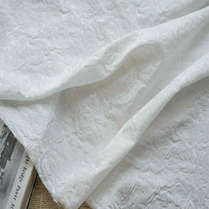 Tissu Jacquard tissé de couleur foncée 3D Rose Jacquard rouge foncé <span class=keywords><strong>pour</strong></span> robes, costumes, sacs <span class=keywords><strong>pour</strong></span> femmes - Product Image 4