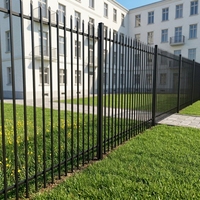 Panneau de clôture tubulaire en aluminium pour la sécurité domestique, durable, revêtement poudré, installation facile, extérieur