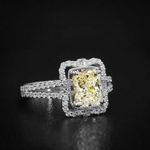 Anello Traforato Classico Queen per Donne, Elegante Gioiello da Dito alla Moda - Product Image 4