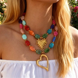 <span class=keywords><strong>Collana</strong></span> a Forma di Cuore Grande per Donne con Intarsi in Resina e Cristallo, Catena Colorata con Perline in Stile <span class=keywords><strong>Artigianale</strong></span> - Product Image 1
