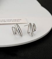 Mignon petit plaqué or larme boucles d'oreilles Dupes pour les femmes léger lisse métal goutte d'eau boucle d'oreille à la mode bijoux cadeau