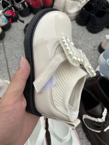รองเท้าเจ้าหญิงหนังไมโครไฟเบอร์ PU สายเดี่ยวขายดีสำหรับเด็กผู้หญิง รุ่นใหม่รับฤดูใบไม้ผลิ พื้นยางแบบมีหัวเข็มขัด - Product Image 4