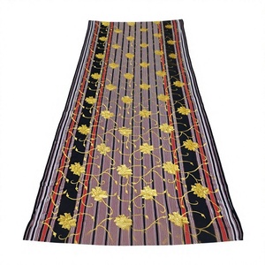 Robe de mariée élégante en dentelle africaine Kanga, broderies et détails perlés, manches longues, coton léger et écologique, été-printemps - Product Image 1
