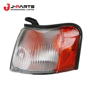 ไฟเลี้ยวข้างตัวถัง ขวา สำหรับ Toyota HIACE KCH10 Granvia ปี 2000-2002 อะไหล่แท้หมายเลข 81733-26020 8173326020 - Product Image 1
