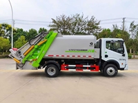 Camion à ordures Dongfeng 4x2 à moteur diesel manuel, compacteur à 5 compartiments, efficace pour la collecte et le compactage des déchets