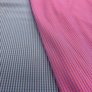 Tela de jacquard reflectante para trajes de baño 53% nailon 36% poliéster 11% spandex con buena elasticidad - Product Image 2