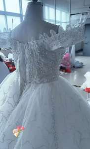 <span class=keywords><strong>Robe</strong></span> <span class=keywords><strong>de</strong></span> soirée africaine tendance 2025 en dentelle scintillante, manches courtes, épaules dénudées, <span class=keywords><strong>robe</strong></span> <span class=keywords><strong>bouffante</strong></span> avec traîne en poussière <span class=keywords><strong>de</strong></span> diamant - Product Image 4