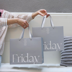 Sacs cadeaux avec nœuds, sacs en papier à poignée pour les magasins de vêtements pour femmes, sacs de shopping des fabricants, logo personnalisé - Product Image 1