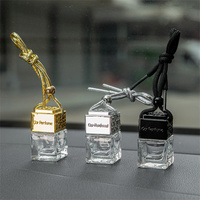 Diffuseur de parfum pour voiture 8 ml en verre suspendu avec bouchon à vis, ornement parfumé aux huiles essentielles