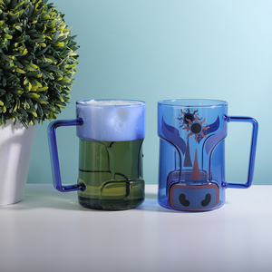 Bicchiere da Birra in Vetro Borosilicato da 16oz con Logo Personalizzato, Decalcomania, Trasparente, per <span class=keywords><strong>Birre</strong></span> <span class=keywords><strong>Artigianali</strong></span>, <span class=keywords><strong>Regalo</strong></span> Aziendale Sostenibile con Manico - Product Image 2