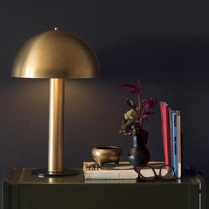 Lámparas de mesa de metal industrial mesita de noche seta moderna lámpara de mesita de noche de hierro para dormitorio - Product Image 2