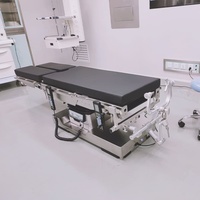 Table d'opération d'hôpital, équipement médical chirurgical avec hauteur et position réglables