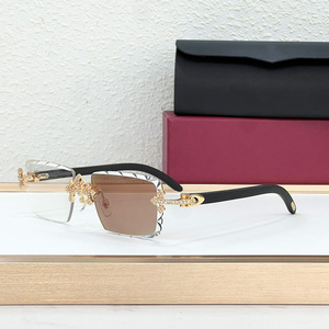 Gafas de Sol Sin Marco con Adornos de Diamantes, Lentes Degradadas, Protección UV400, Estilo Moderno para Mujer - Product Image 1