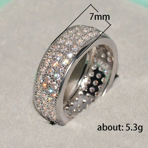 Anello Rotondo con Zirconi Incastonati per Uomo e Donna, Elegante Gioiello da Dito alla Moda - Product Image 5
