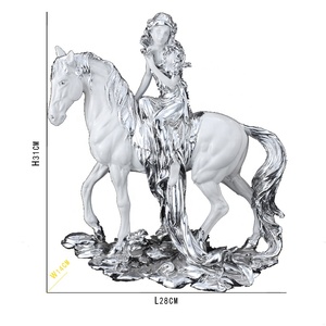 Commercio all'ingrosso Su Ordinazione Della Resina di Angelo Equitazione Gigante Neve Cavallo Action Figure Scultura Maker Per La Decorazione Regali - Product Image 3