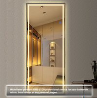 Cermin rias LED modern untuk kamar hotel, dengan lampu dan fitur pembesar sentuh, dipasang di dinding, untuk desain grafis