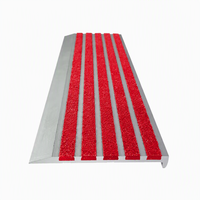 Marches d'escalier sur mesure en carreaux de céramique, nez de marche en carborundum moderne, bordure d'escalier antidérapante, garniture d'escalier en aluminium pour extérieur