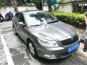 Skoda Octavia d'occasion 2012, berline 1.6L 6AT, 105 ch, 155 Nm, suspension indépendante, coffre de 790 L, qualité A, export - Product Image 2