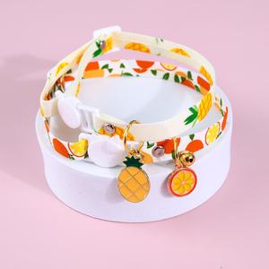 <span class=keywords><strong>Collar</strong></span> de campana de fruta de fresa y piña ajustable para gatos y perros hebilla de seguridad clásica de moda Cadena de cuello acolchada - Product Image 3