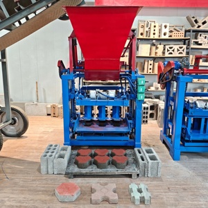 Machine de découpe et de fabrication de blocs de briques creuses emboîtables en béton et <span class=keywords><strong>ciment</strong></span>, <span class=keywords><strong>prix</strong></span> de la machine à fabriquer des briques en argile - Product Image 2