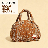 Grande trousse de toilette imprimée bandana avec fermeture éclair, poignée souple, style moderne, organiseur de maquillage en textile pour les voyages et l'usage quotidien