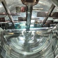 Machine d'émulsification sous vide à levage hydraulique Guanyu pour crème cosmétique, lotion corporelle, réservoir de mélange, mélangeur d'huiles essentielles et de détergents