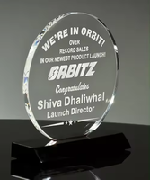 Plaque de prix Prijs de reconnaissance de cercle acrylique avec base noire inclinée sur le devant Impression en couleur Trophée de cristal de compétition en plexiglas