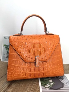 Sac à main pour femme en cuir de crocodile véritable haut de gamme. Prend en charge la personnalisation OEM. Plusieurs couleurs disponibles. - Product Image 5