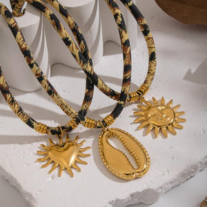 Collier foulard en soie léopard plaqué <span class=keywords><strong>or</strong></span> en acier inoxydable à la mode transfrontalier pendentif soleil amour oiseau coquille <span class=keywords><strong>crabe</strong></span> <span class=keywords><strong>pinces</strong></span> - Product Image 2