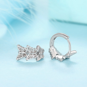 Orecchini a Farfalla da Donna, Eleganti e Minimalisti, Gioielli Ispirati agli Animali per Uso Quotidiano - Product Image 6