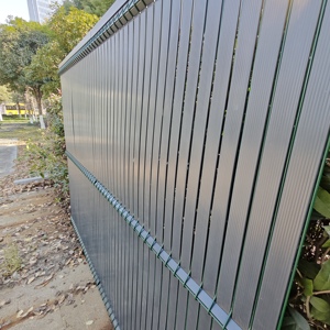 Panneaux de clôture de jardin à bande verticale anti-UV 3D Privacy Lattes de confidentialité en PVC <span class=keywords><strong>rigide</strong></span> Clôture de panneau de 1.53x2.5m avec lattes de confidentialité - Product Image 1