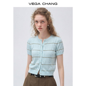 <span class=keywords><strong>Cardigan</strong></span> VEGA CHANG a Maniche Corte <span class=keywords><strong>Blu</strong></span> Chiaro con Collo Tondo e Lavorazione a Trecce per Donne, Dettaglio a Righe Dorate Metallizzate, Chiusura con Bottoni Frontali - Product Image 2