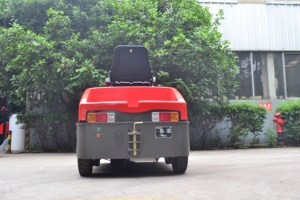 Mini Tractor Multifuncional Disponible de 4, 5 y 6 Toneladas, de Trabajo en Espacios Reducidos y Fácil Operación - Product Image 3