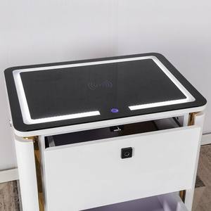 Table <span class=keywords><strong>de</strong></span> chevet intelligente à <span class=keywords><strong>LED</strong></span> en gros avec lecteur d'empreintes digitales et station <span class=keywords><strong>de</strong></span> recharge sans fil, table <span class=keywords><strong>de</strong></span> nuit multifonctionnelle - Product Image 6