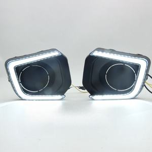 Feux antibrouillard avant pour Toyota Tacoma 2016-2022 avec feux de jour à LED et clignotants, matériau ABS - Product Image 1