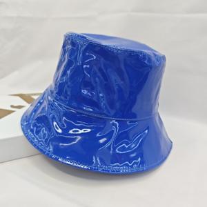 <span class=keywords><strong>Bonnet</strong></span> <span class=keywords><strong>de</strong></span> <span class=keywords><strong>pluie</strong></span> imperméable pour femmes Chic brillant Faux cuir seau chapeau solide large bord pour décontracté en plein air fête utilisation quotidienne-Hip Hop - Product Image 5