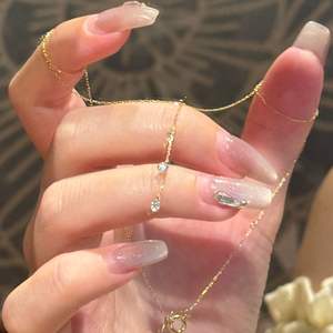 Exquisito Collar de Plata de Ley S925 con Diseño de Tres Piedras de Circonita en Forma de Gota de Agua, Simple y Elegante, las Lágrimas de las Estrellas - Product Image 1