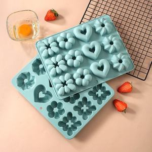 Moules à biscuits en 3D durables et personnalisés, en forme de cœur et de fleur, pour accessoires de pâtisserie, outils à gâteaux - Product Image 1