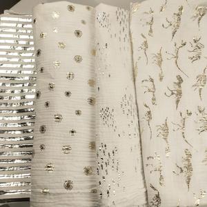 Прямые поставки с фабрики: 100% хлопковая двойная муслиновая ткань с эффектом крэш и золотисто-серебристой фольгой для пижам - Product Image 1