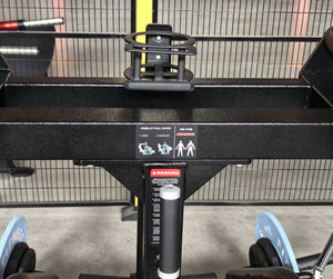 Machine à tractions larges à charge libre de qualité professionnelle avec broches de suspension pour l'entraînement des pectoraux majeurs et des muscles du haut du dos - Product Image 4